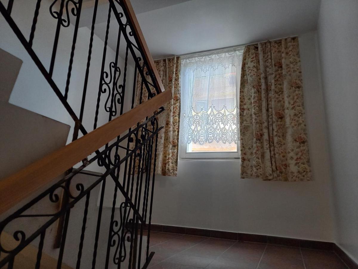 Aparthotel "Apartamenty Korona" W Cieplicach Przy Basenach Termy Cieplickie Koronacieplic,Pl Jelenia Góra Zewnętrze zdjęcie