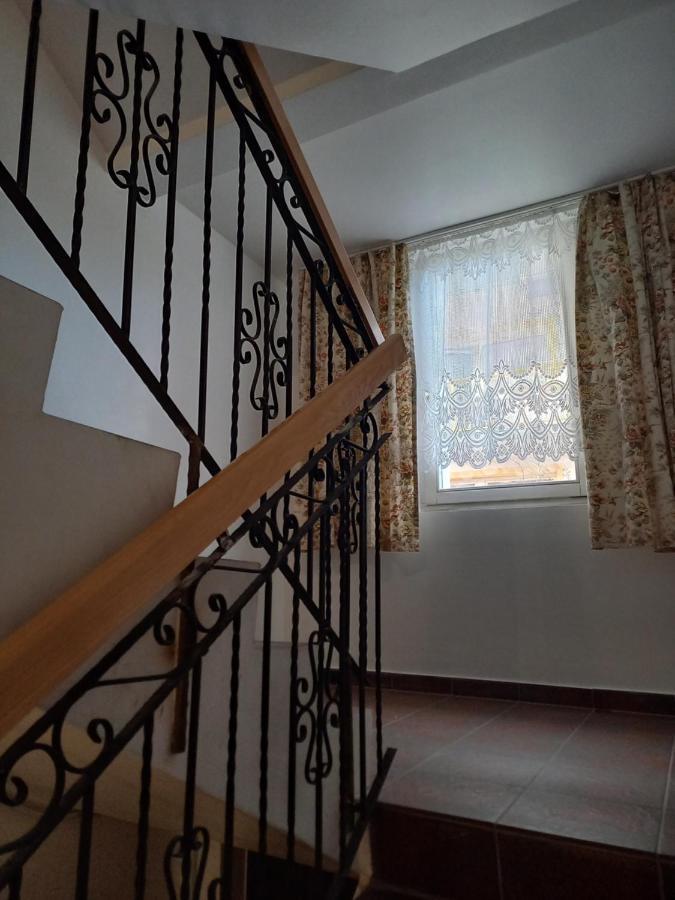 Aparthotel "Apartamenty Korona" W Cieplicach Przy Basenach Termy Cieplickie Koronacieplic,Pl Jelenia Góra Zewnętrze zdjęcie